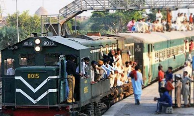 Federal minister vows to end corruption from Pakistan Railways