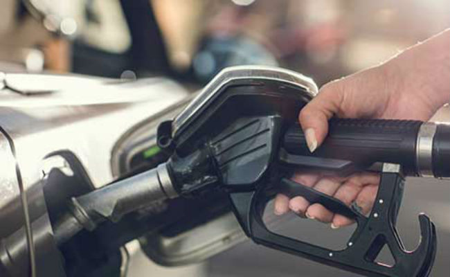 Govt decreases petrol price by Rs4.26