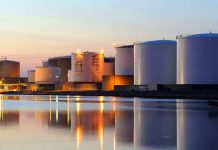 Oil rally stalls despite surprise fall in US stocks