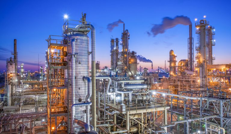 Oil refineries on verge of closure, as furnace oil imports soar
