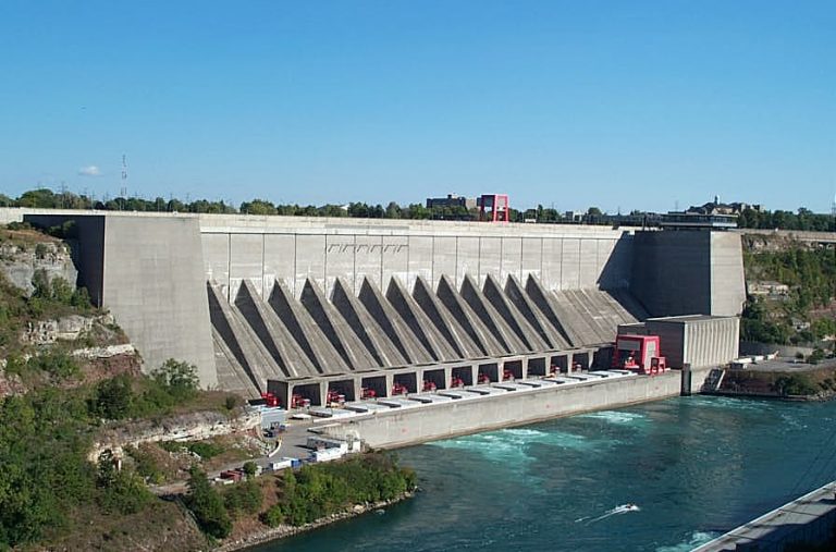 Remaining capacity generation investments under CPEC to be moved over to hydropower sector