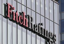 Fitch downgrades Pakistan’s rating to B-, maintains stable outlook