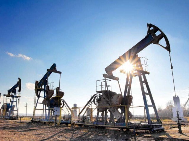 Oil prices rise for first time in three days, but trade war drags