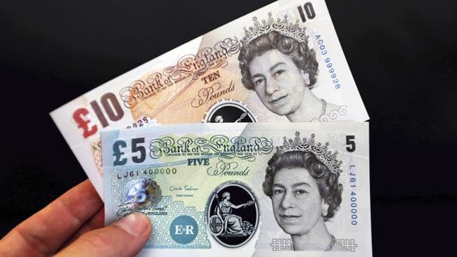 Sterling gripped by Brexit crisis; yen enjoys safety bid