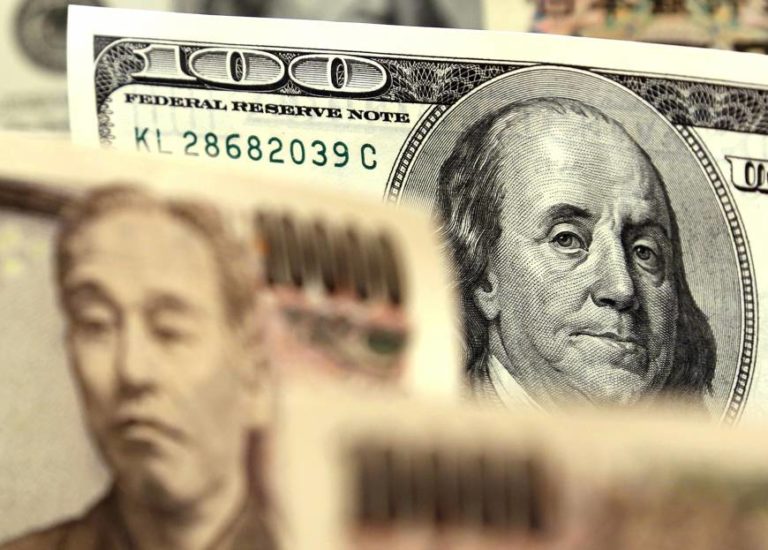Dollar slips to four-month low vs. yen amid turmoil in Washington