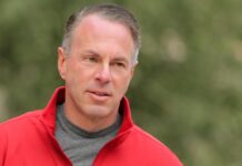 EBay CEO Devin Wenig steps down, cites differences with board