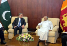 FM Qureshi discusses bilateral trade with Lankan counterpart