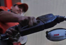 Govt reduces petrol price by Rs5 per litre