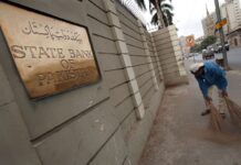 Experts welcome govt’s stimulus package, but deplore ‘nominal rate cut’