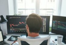 Global stocks fall again despite virus rescue efforts Global stocks