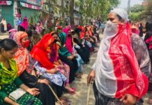 Bangladesh textile workers flout coronavirus lockdown to demand wages Bangladesh-workers