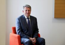 Shell CEO does not rule out moving headquarters to Britain