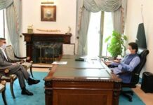 PM Imran gives PIA chief a week to submit airline’s restructuring plan