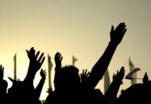 Traders warn of anti-govt drive if demands are not met by month-end