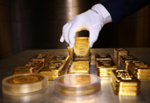Gold price shoots to new peak of Rs132,000 per tola