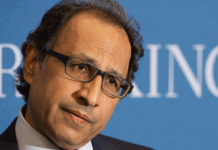 Economy moving forward on right path: Hafeez