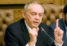 Razak Dawood urges exporters to focus on high-end manufacturing