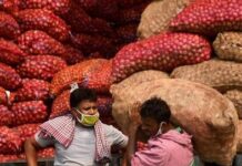 Onion prices spike in Bangladesh after India bans exports