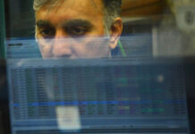 Fitch Ratings forecasts drop in remittances, foreign inflows to Pakistan
