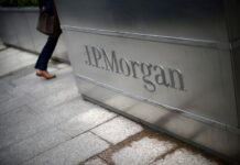 JPMorgan beats profit estimates as trading booms