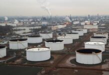 US oil refiners look to leapfrog Canadians in making renewable diesel