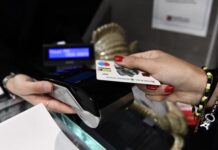 Cash no longer king in Italy as Covid helps government push for plastic