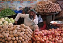Weekly inflation drops slightly