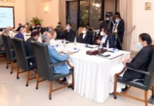 PM Imran lauds economic recovery, stresses maximum facilitation of common man