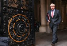 EU must move, UK says as Johnson heads for last Brexit supper in Brussels