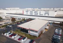 Tesla launches second $5bn share sale since September