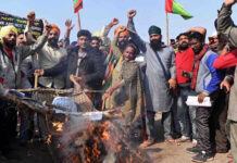 Indian govt, farmers fail to break deadlock on controversial laws